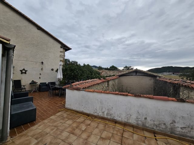 5 slaapkamer Villa te koop in Egüés, Valle de Egüés/Eguesibar met garage - € 365.000 (Ref: 8801416)