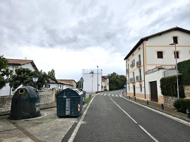 5 slaapkamer Villa te koop in Egüés, Valle de Egüés/Eguesibar met garage - € 365.000 (Ref: 8801416)