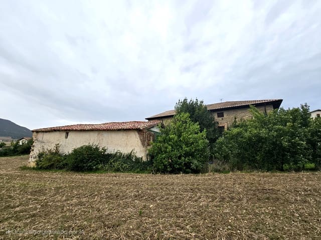 5 slaapkamer Villa te koop in Egüés, Valle de Egüés/Eguesibar met garage - € 365.000 (Ref: 8801416)