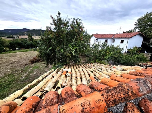 5 slaapkamer Villa te koop in Egüés, Valle de Egüés/Eguesibar met garage - € 365.000 (Ref: 8801416)