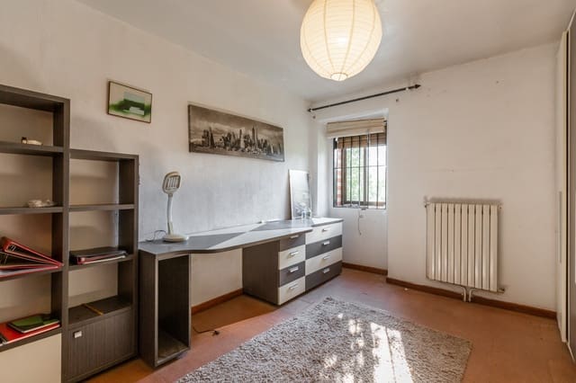 5 soveværelse Villa til salg i Egüés, Valle de Egüés/Eguesibar med garage - € 370.000 (Ref: 8801416)