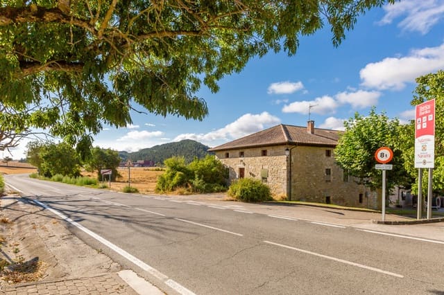 5 soveværelse Villa til salg i Egüés, Valle de Egüés/Eguesibar med garage - € 370.000 (Ref: 8801416)