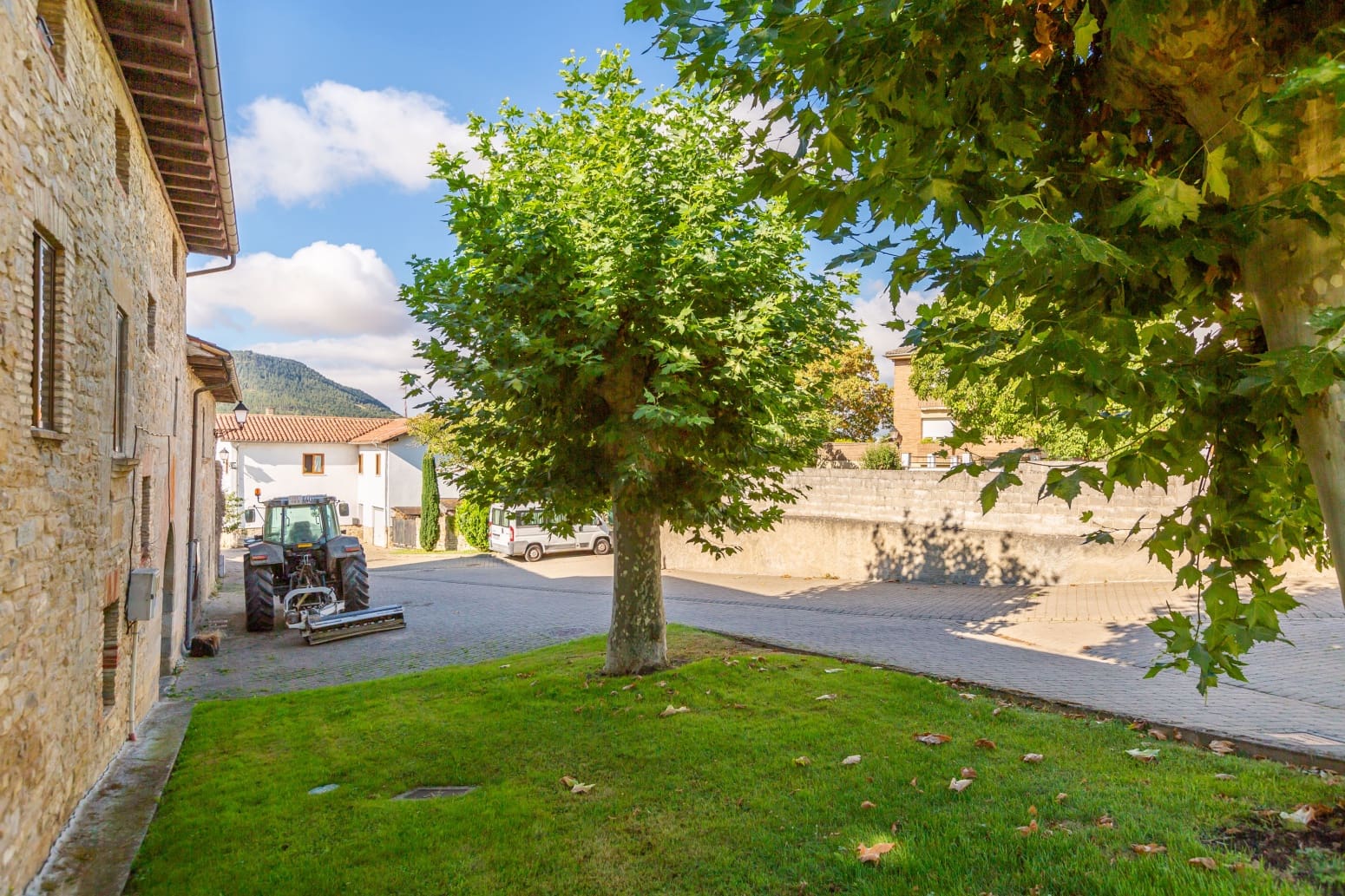 5 soveværelse Villa til salg i Egues med garage - € 370.000 (Ref: 8801416)