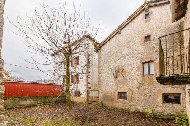 Villa til salg i Guelbenzu, Odieta - € 150.000 (Ref: 8827584)