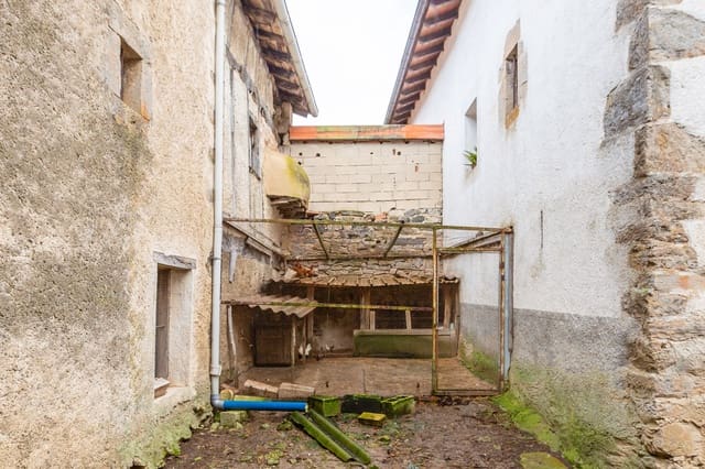 Villa til salg i Guelbenzu, Odieta - € 150.000 (Ref: 8827584)