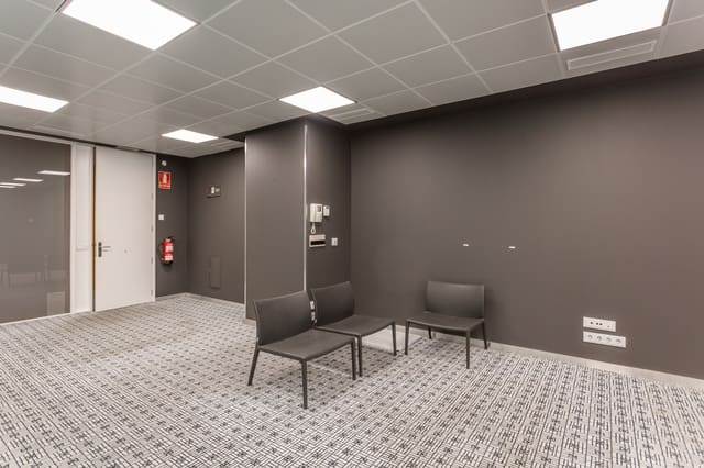 Kontor til leje i Zizur Mayor / Zizur Nagusia med garage - € 1.100 (Ref: 8838448)