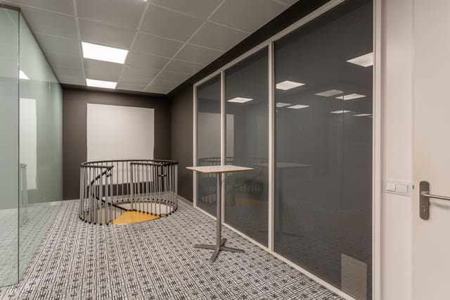 Kontor til leje i Zizur Mayor / Zizur Nagusia med garage - € 1.100 (Ref: 8838448)