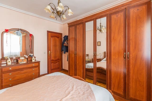 3 soveværelse Lejlighed til salg i Pamplona / Iruña - € 198.000 (Ref: 8849310)