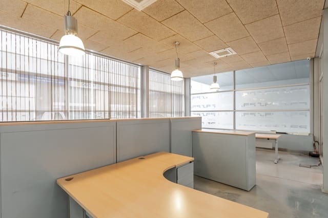 Erhverv til leje i Noain - € 5.500 (Ref: 8849311)