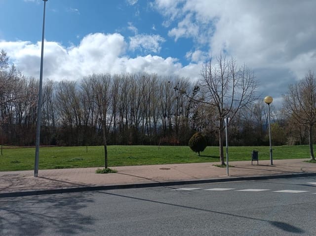 Byggegrund til salg i Huarte - € 324.700 (Ref: 8884074)