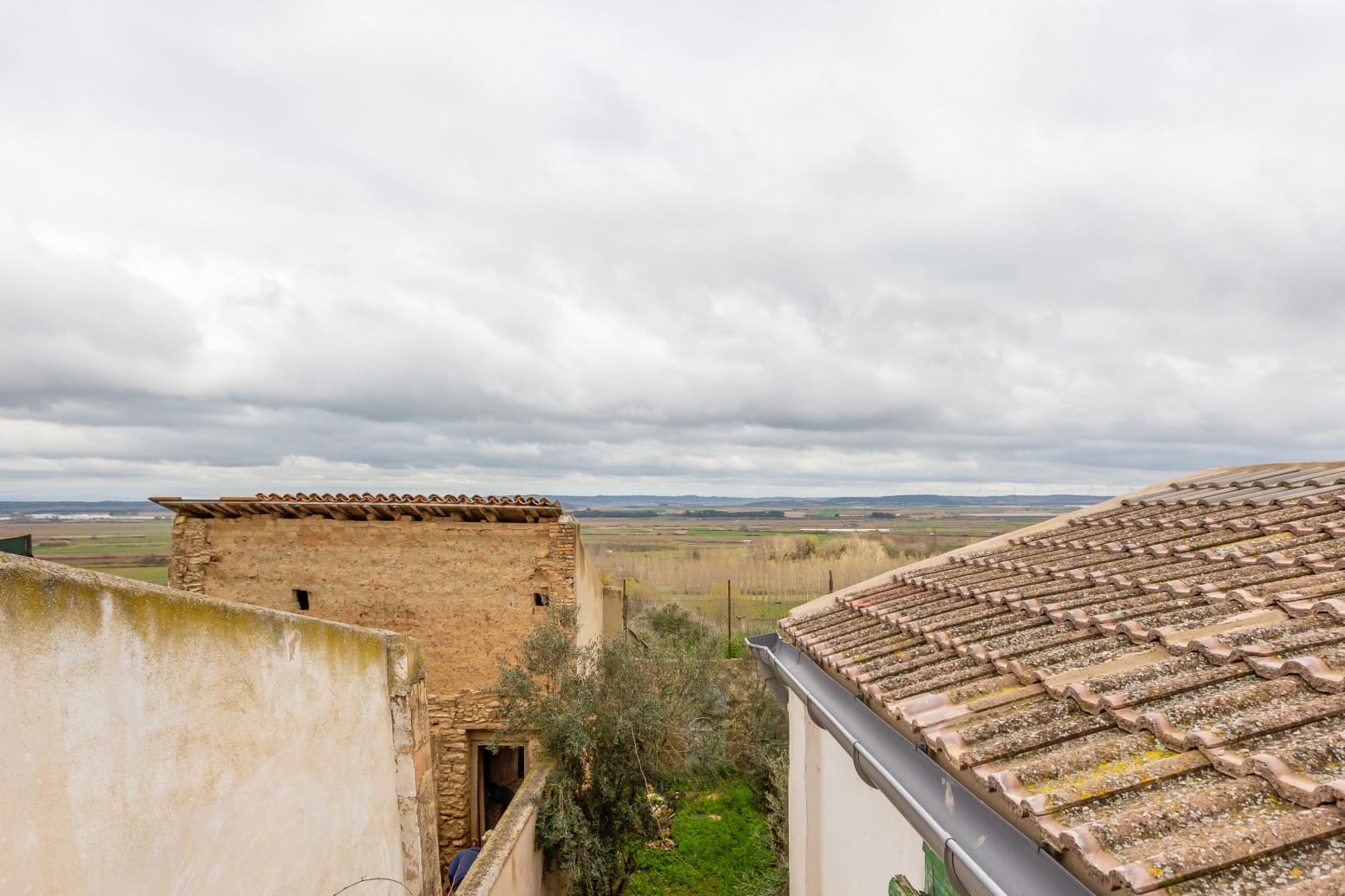 6 soveværelse Villa til salg i Milagro - € 99.500 (Ref: 8905285)