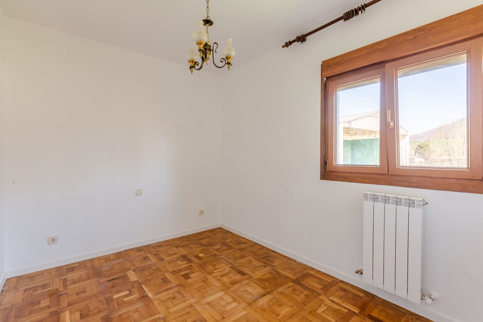 5 soveværelse Villa til salg i Ultzama med swimmingpool - € 330.000 (Ref: 8917786)