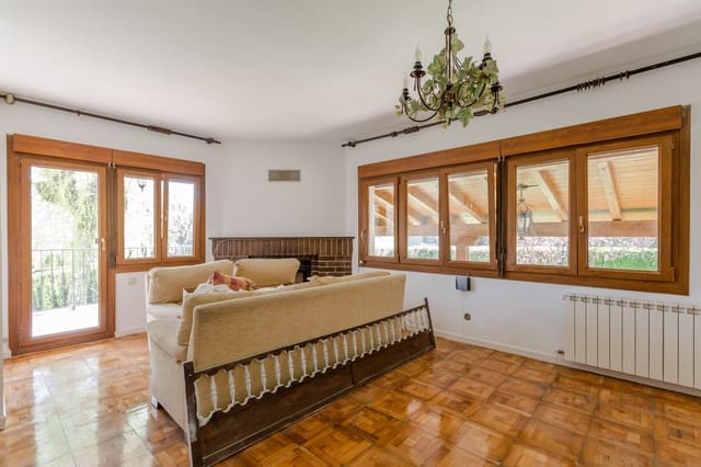 5 makuuhuone Huvila myytävänä paikassa Ultzama mukana uima-altaan - 330 000 € (Ref: 8917786)