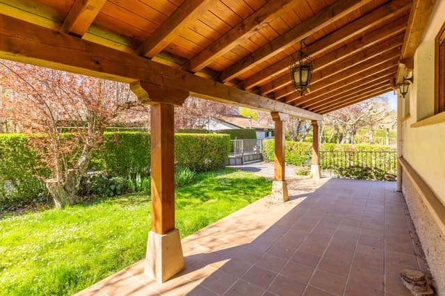 5 makuuhuone Huvila myytävänä paikassa Ultzama mukana uima-altaan - 330 000 € (Ref: 8917786)