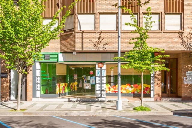 Commercieel te koop in Pamplona - € 450.000 (Ref: 8923598)