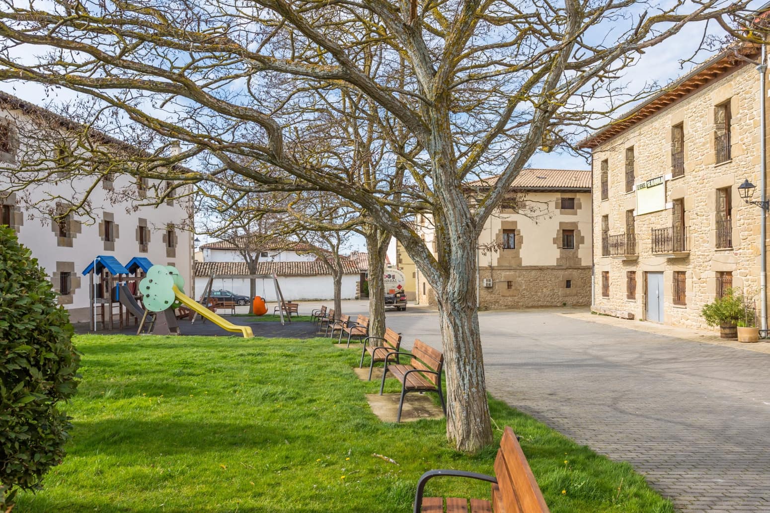 8 soveværelse Villa til salg i Uterga - € 299.000 (Ref: 8956964)