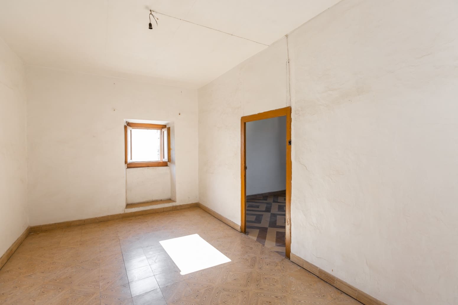 8 soveværelse Villa til salg i Uterga - € 299.000 (Ref: 8956964)