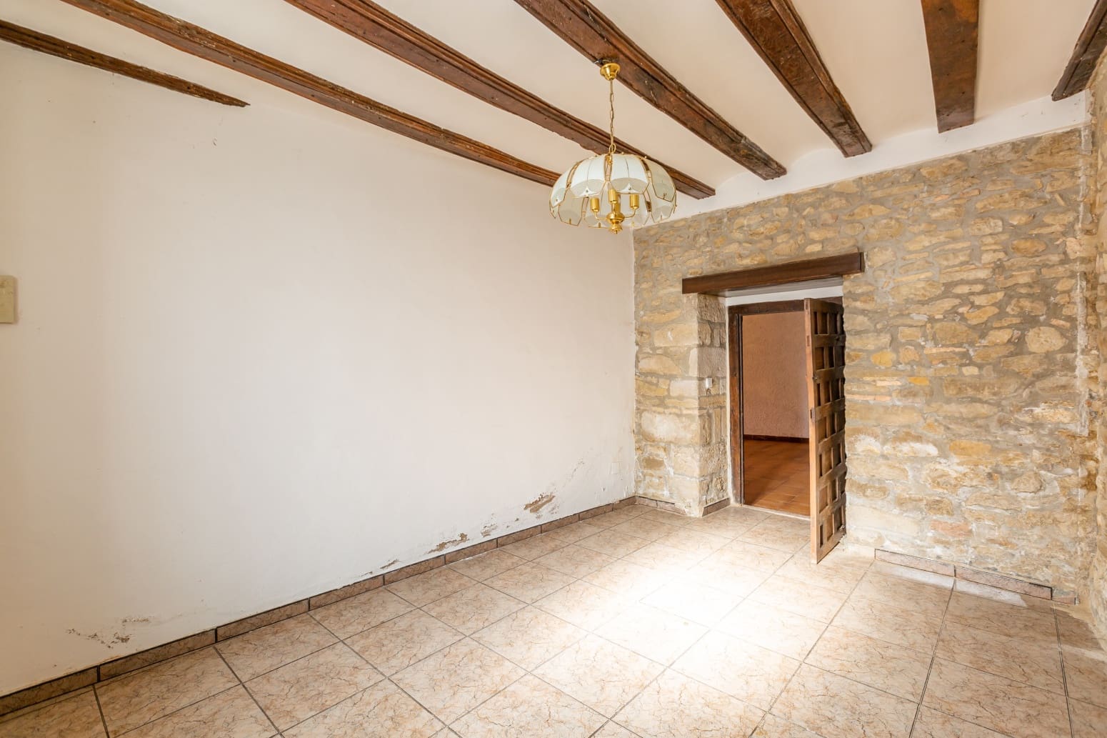 8 soveværelse Villa til salg i Uterga - € 299.000 (Ref: 8956964)