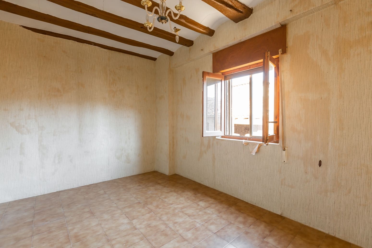 8 soveværelse Villa til salg i Uterga - € 299.000 (Ref: 8956964)