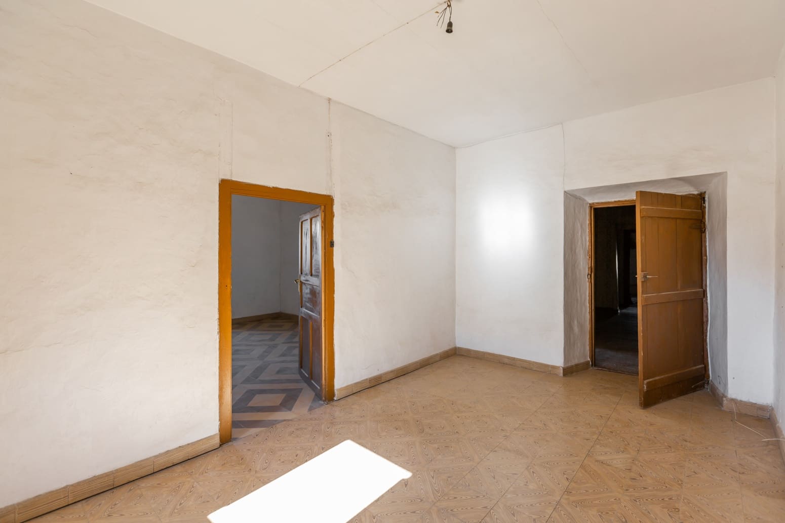 8 soveværelse Villa til salg i Uterga - € 299.000 (Ref: 8956964)