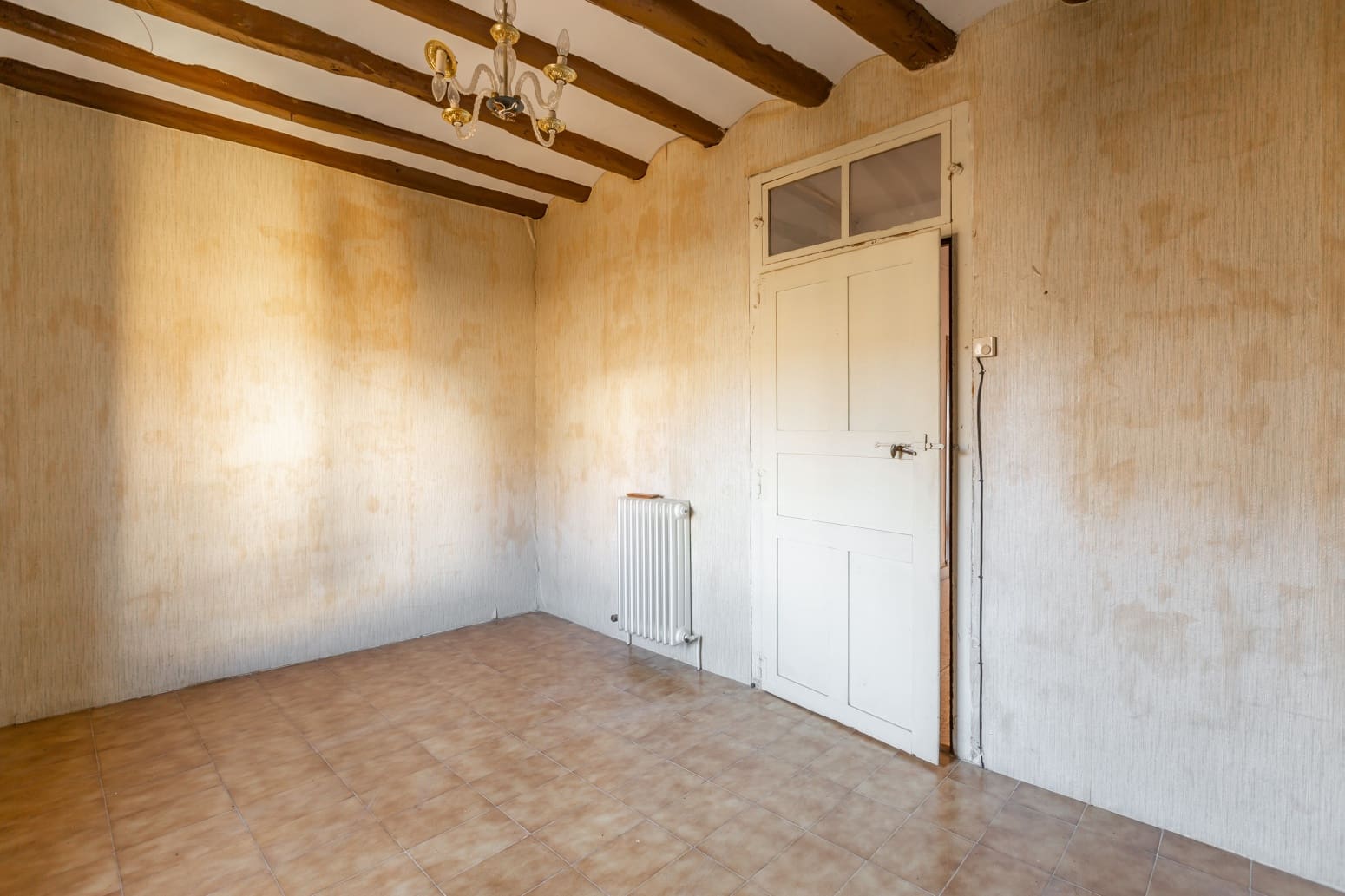 8 soveværelse Villa til salg i Uterga - € 299.000 (Ref: 8956964)