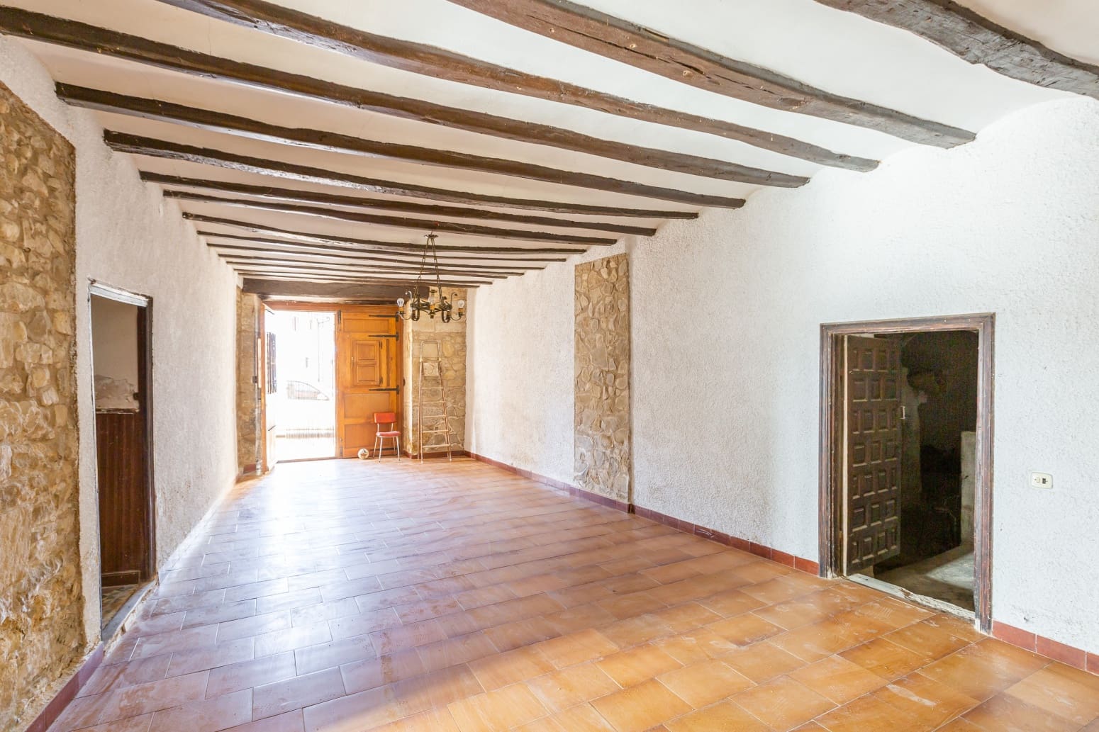 8 soveværelse Villa til salg i Uterga - € 299.000 (Ref: 8956964)