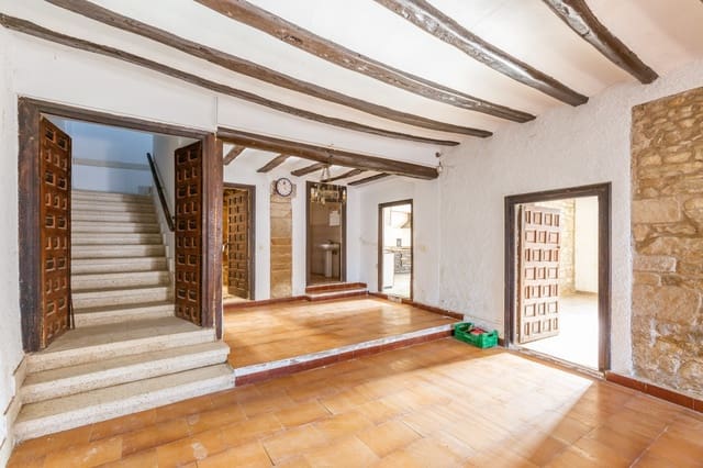 8 soveværelse Villa til salg i Uterga - € 299.000 (Ref: 8956964)