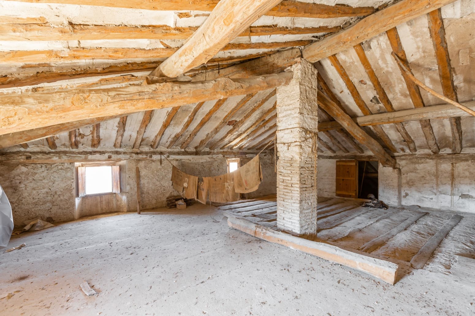 8 soveværelse Villa til salg i Uterga - € 299.000 (Ref: 8956964)