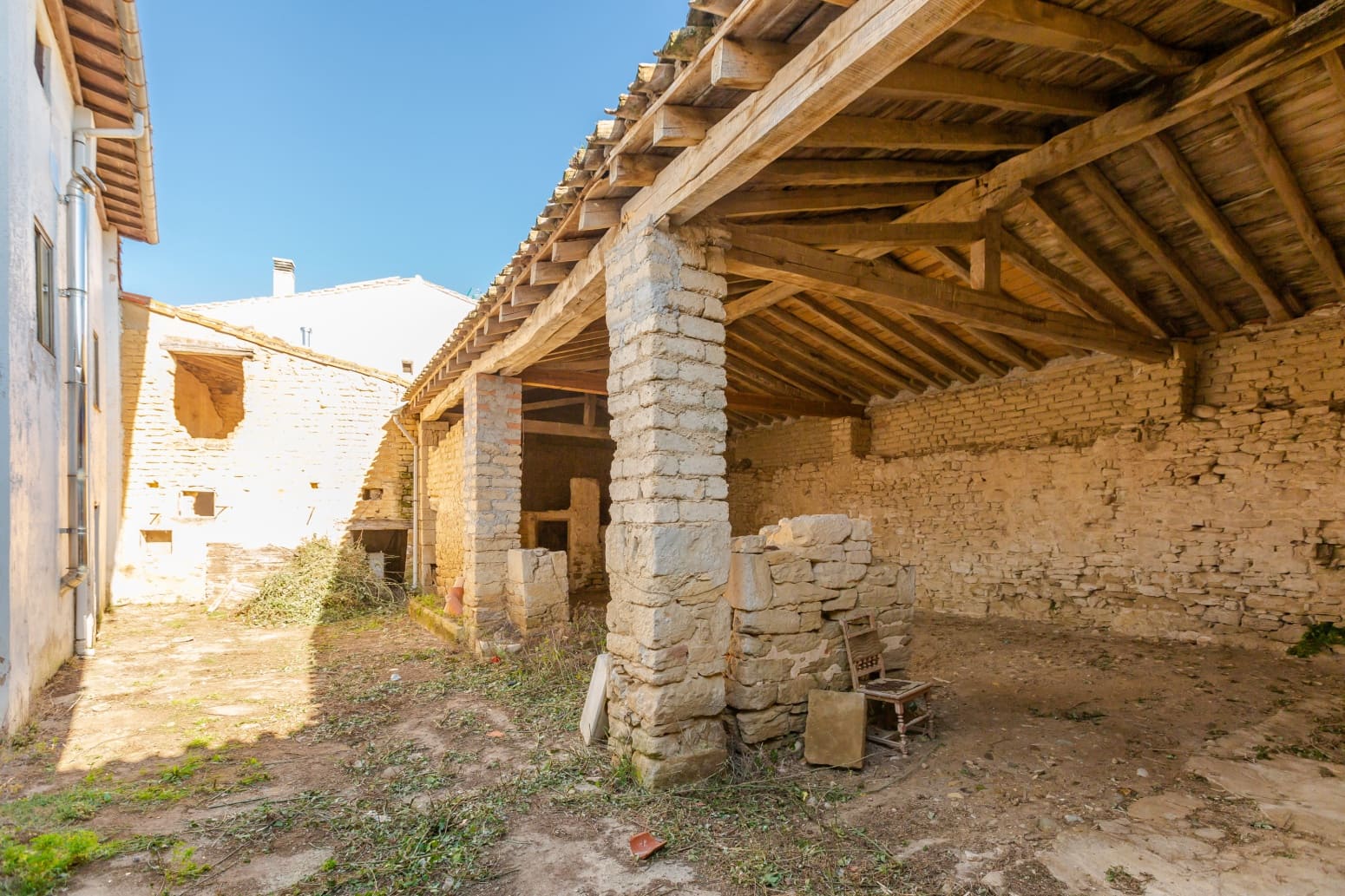 8 soveværelse Villa til salg i Uterga - € 299.000 (Ref: 8956964)