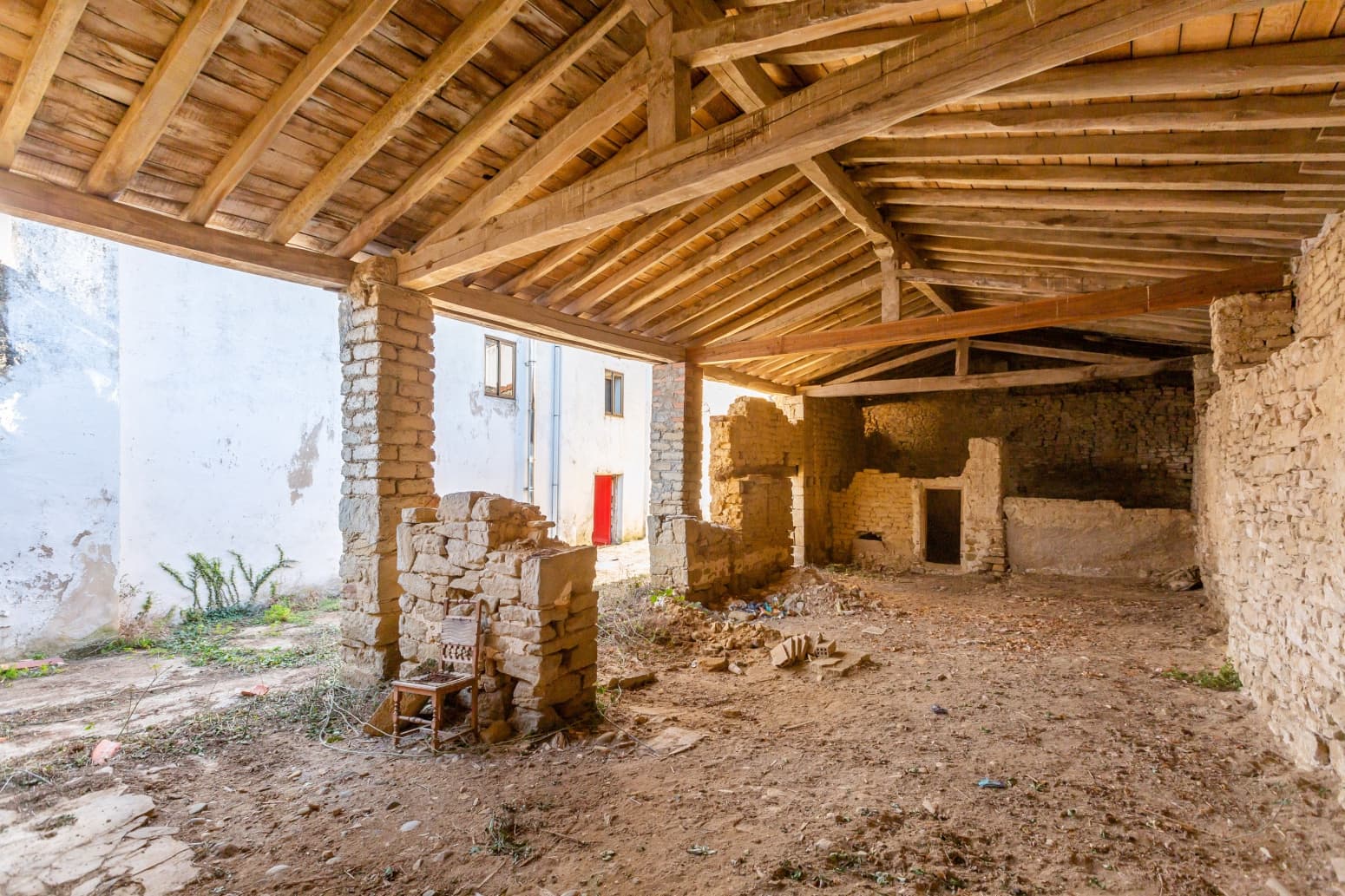 8 soveværelse Villa til salg i Uterga - € 299.000 (Ref: 8956964)