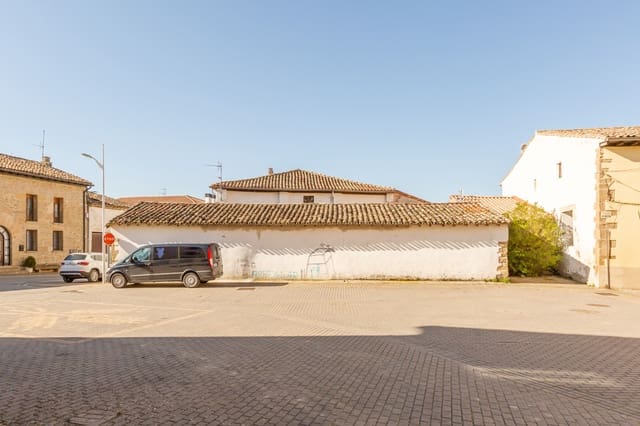 8 soveværelse Villa til salg i Uterga - € 299.000 (Ref: 8956964)