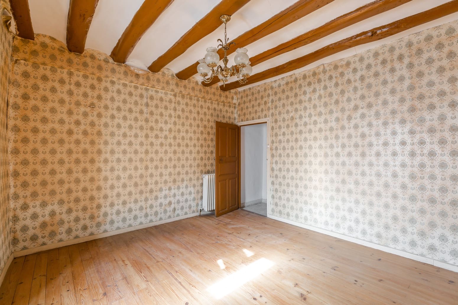 8 soveværelse Villa til salg i Uterga - € 299.000 (Ref: 8956964)