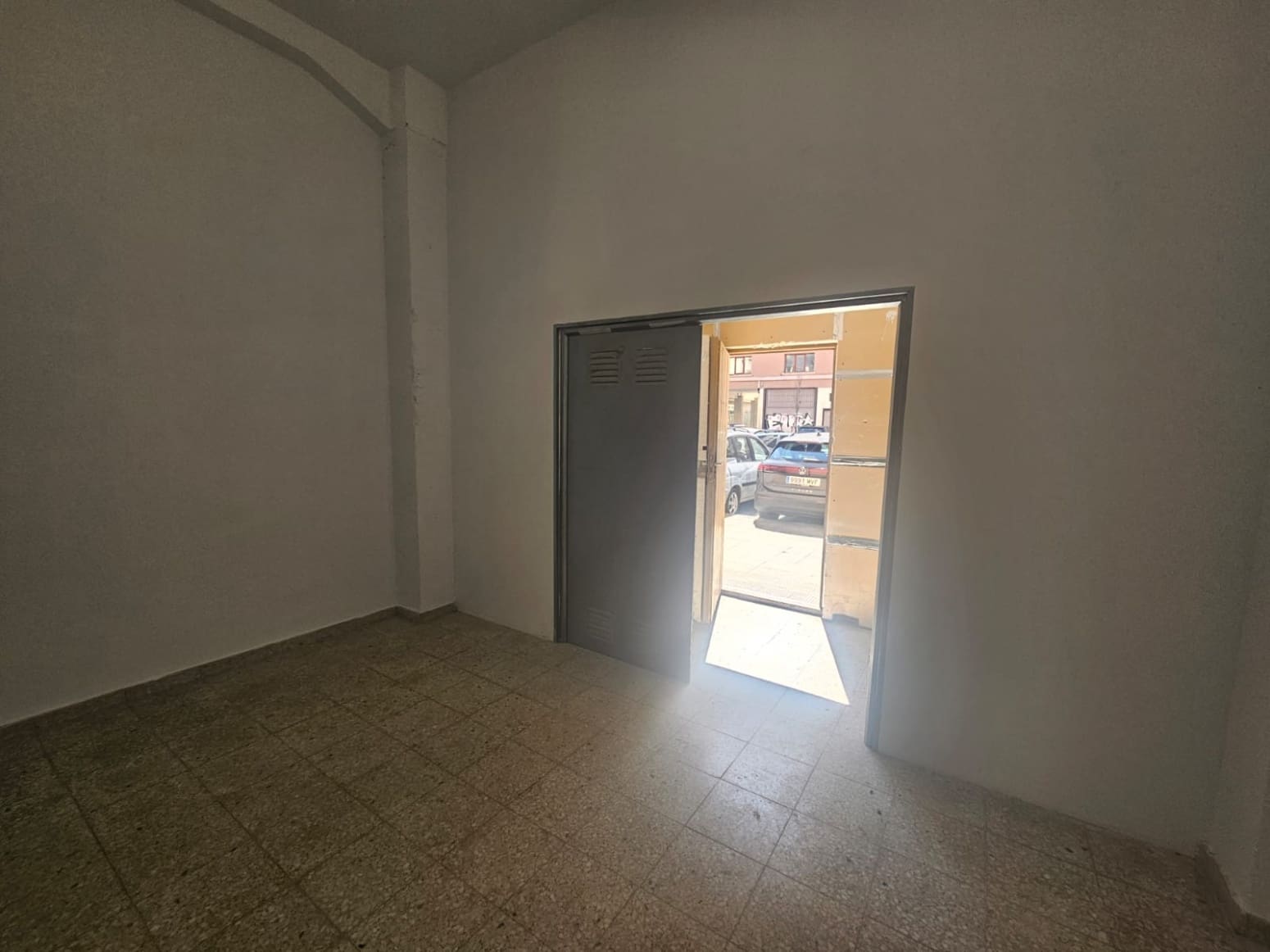 Erhverv til leje i Pamplona / Iruna - € 550 (Ref: 8956971)