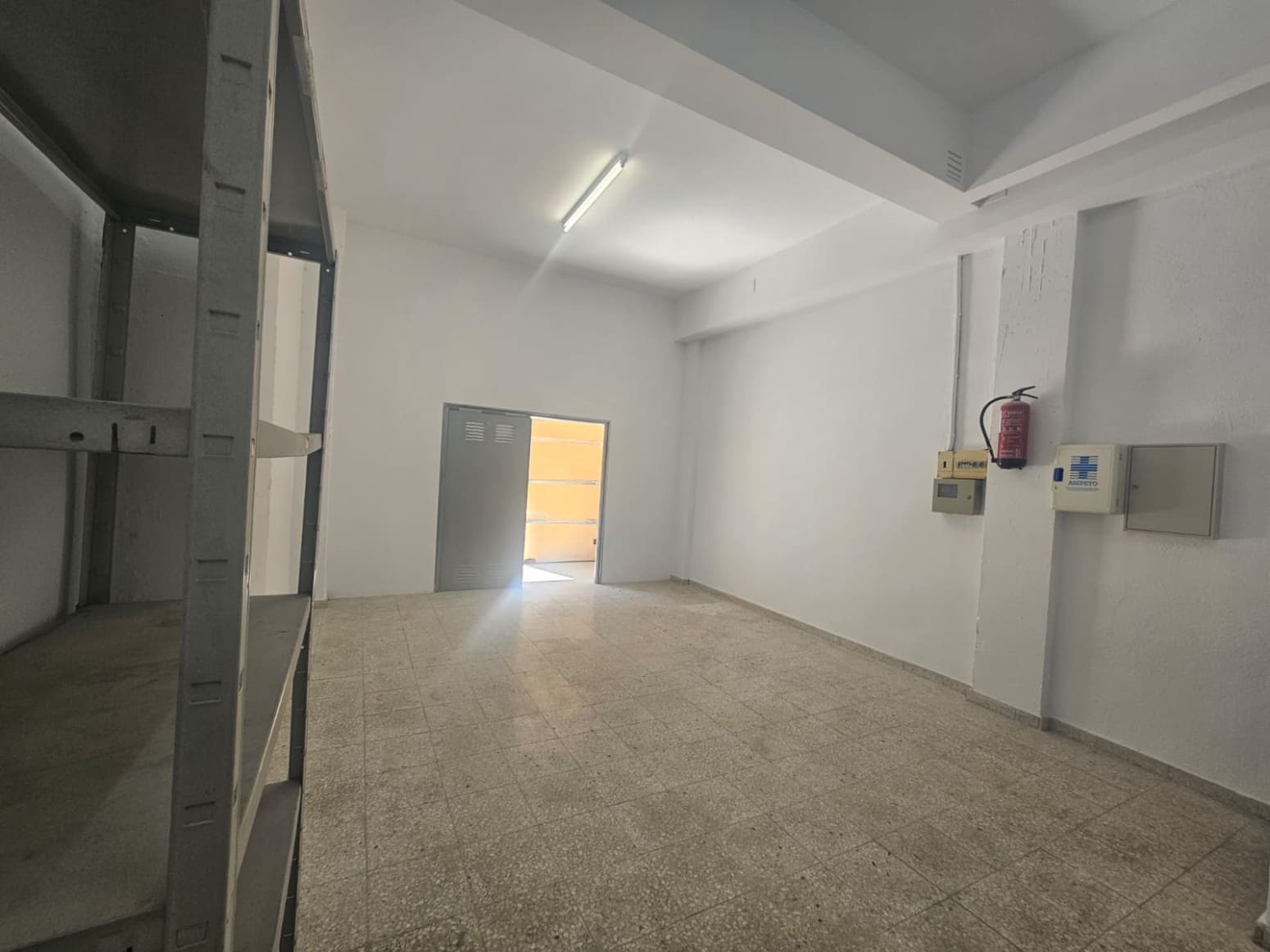 Erhverv til leje i Pamplona / Iruna - € 550 (Ref: 8956971)