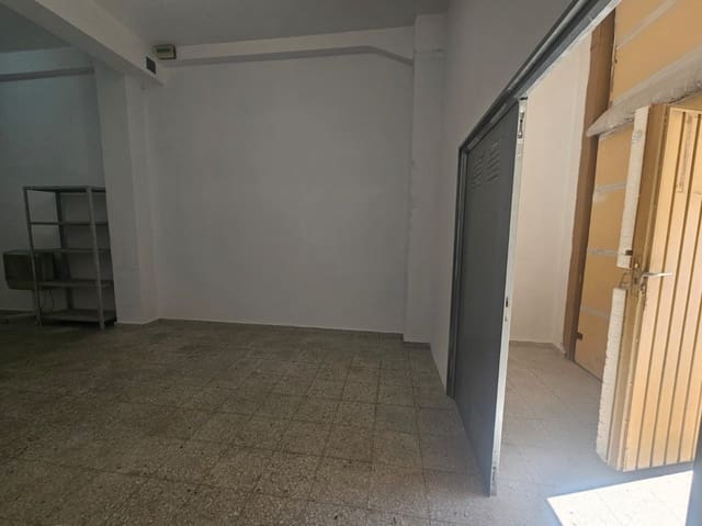 Commercieel te huur in Pamplona - € 550 (Ref: 8956971)