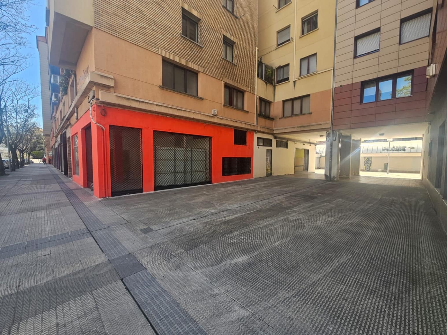 Erhverv til leje i Pamplona / Iruna - € 550 (Ref: 8956971)