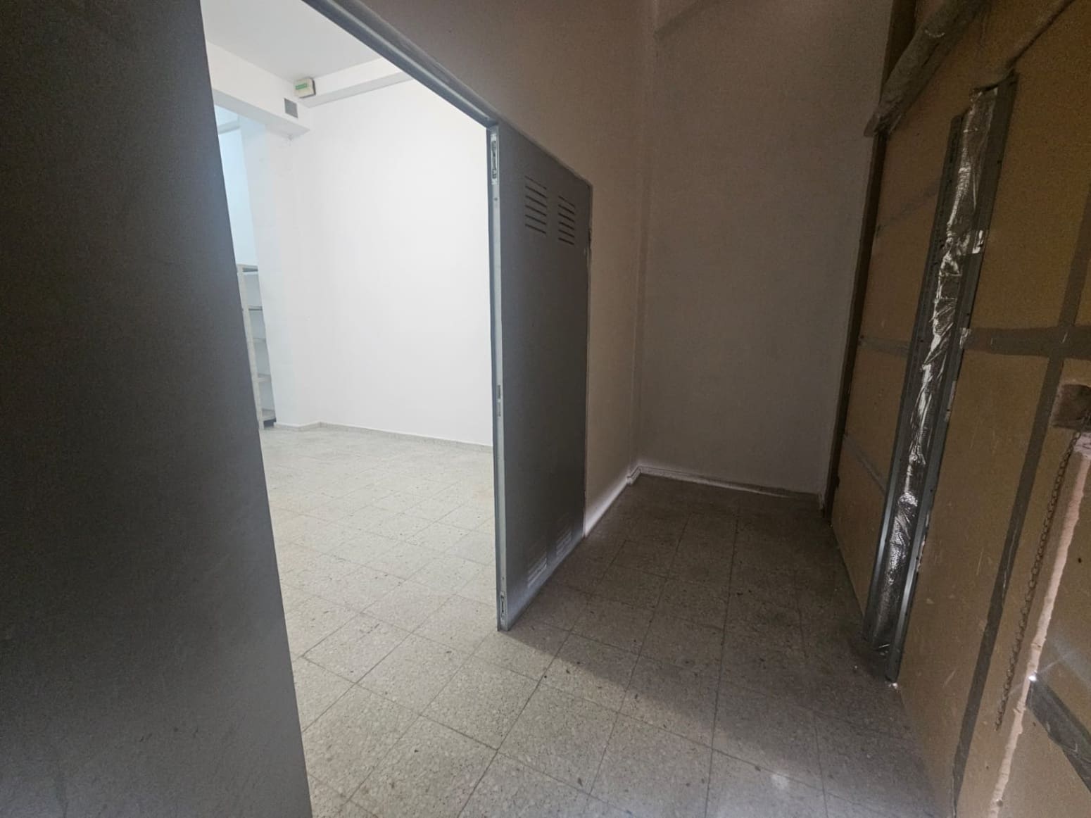 Erhverv til leje i Pamplona / Iruna - € 550 (Ref: 8956971)