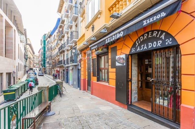 Commercial for sale in Pamplona / Iruña - € 550,000 (Ref: 8975894)