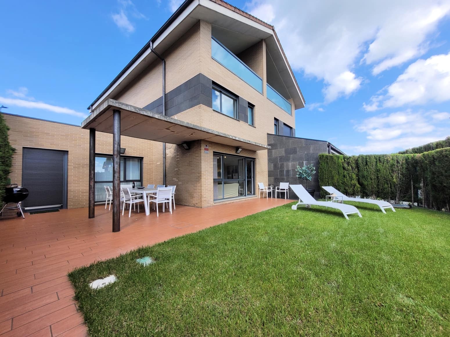 6 soveværelse Villa til salg i Zuasti med garage - € 469.900 (Ref: 8996836)