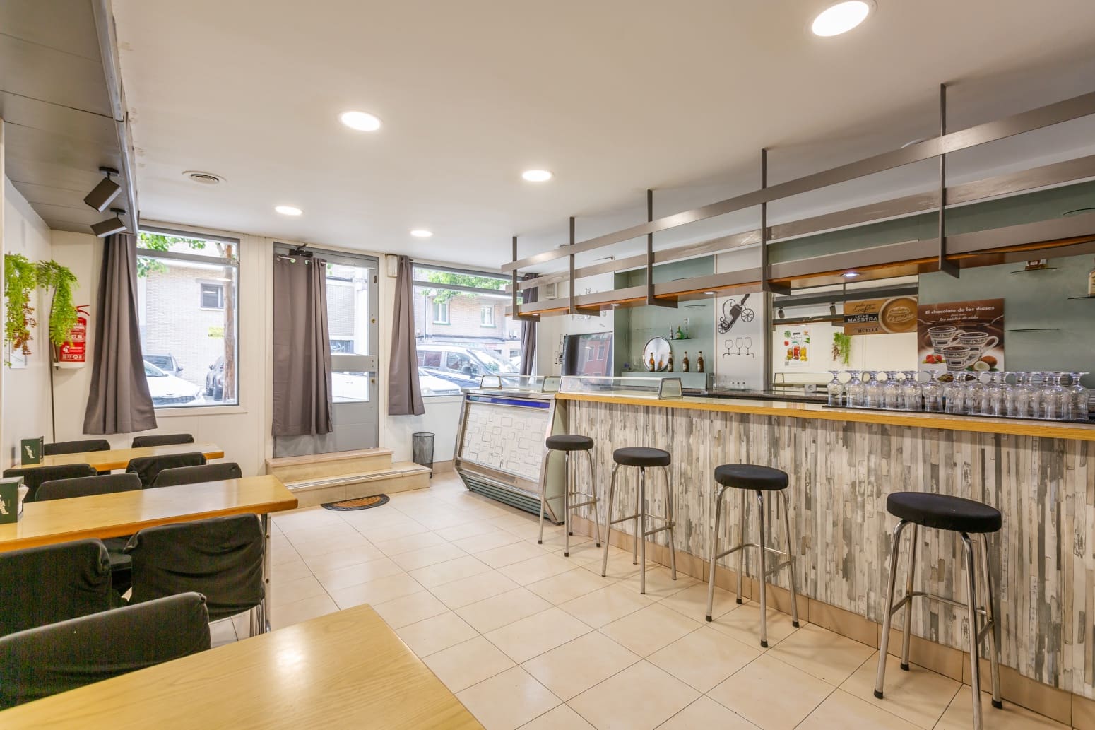 Erhverv til salg i Pamplona / Iruna - € 110.000 (Ref: 9006812)