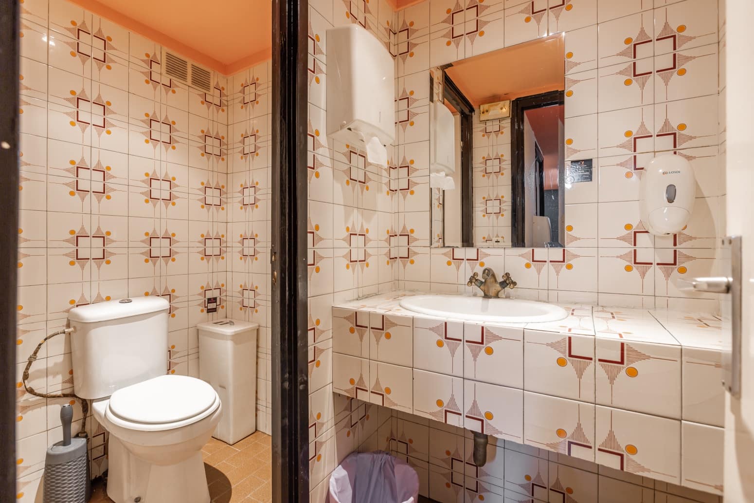 Kommersiell til salgs i Pamplona - € 48 000 (Ref: 9014248)