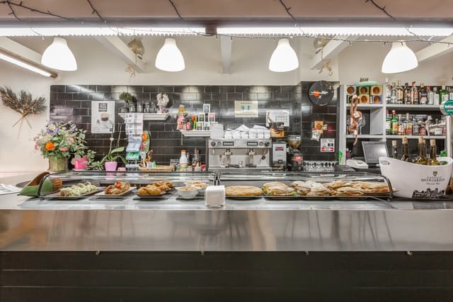 Commercieel te koop in Pamplona - € 48.000 (Ref: 9014248)