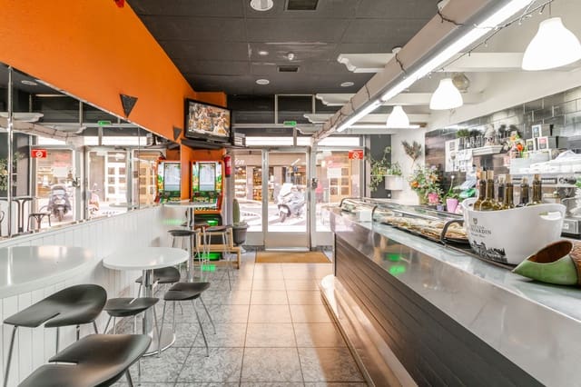 Commercieel te koop in Pamplona - € 48.000 (Ref: 9014248)