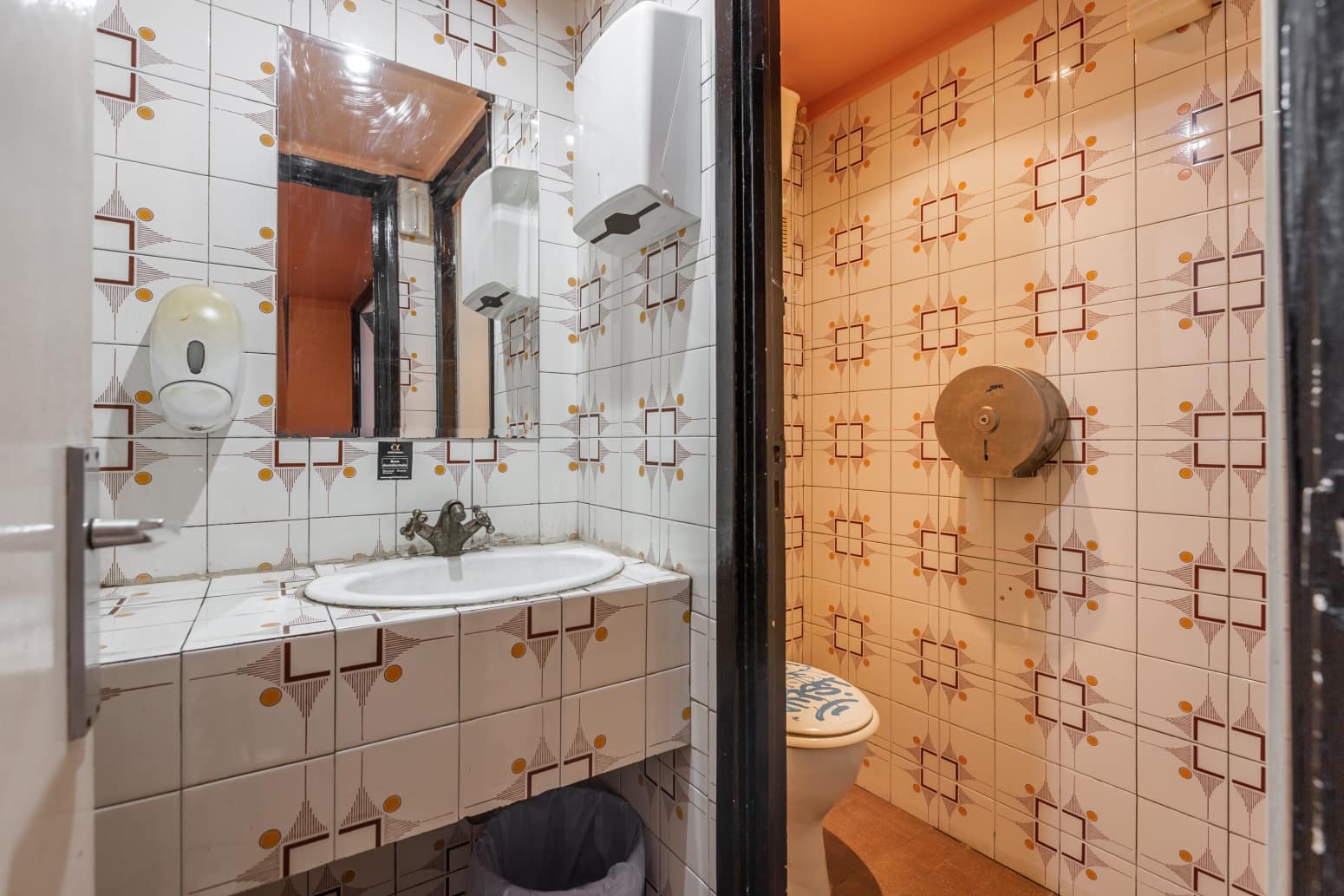 Kommersiell til salgs i Pamplona - € 48 000 (Ref: 9014248)