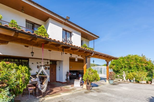 5 soveværelse Villa til salg i Ezcabarte med garage - € 689.900 (Ref: 9019924)