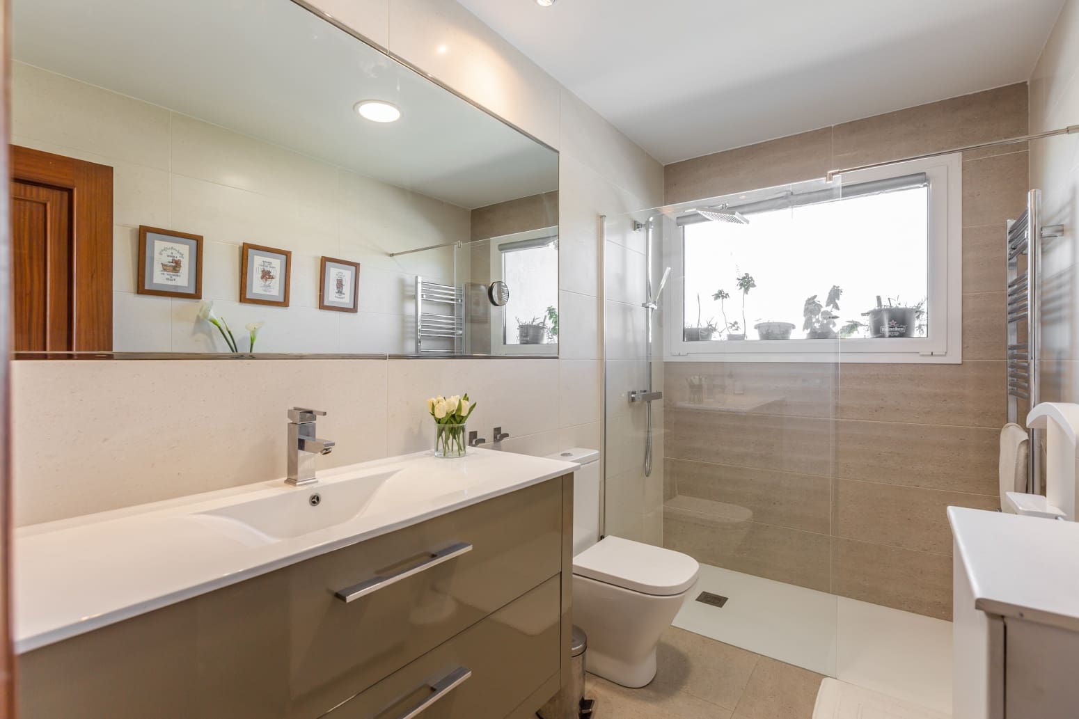 5 soveværelse Villa til salg i Ezcabarte med garage - € 689.900 (Ref: 9019924)