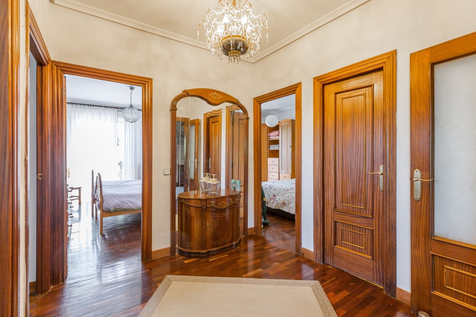 5 soveværelse Villa til salg i Ezcabarte med garage - € 689.900 (Ref: 9019924)