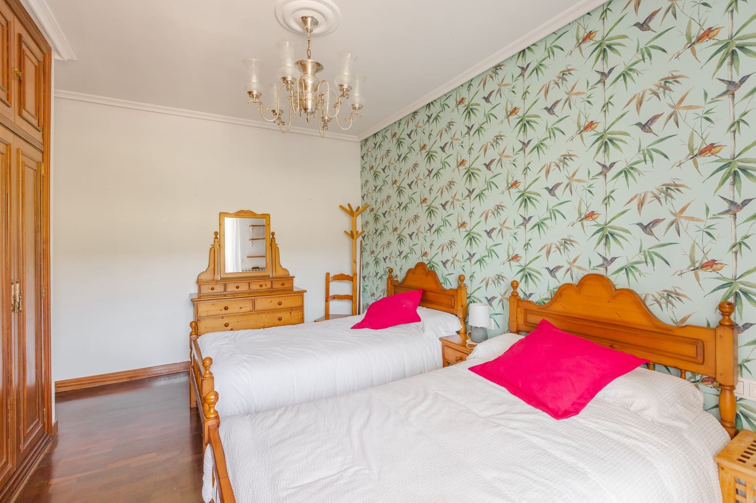 5 soveværelse Villa til salg i Ezcabarte med garage - € 689.900 (Ref: 9019924)