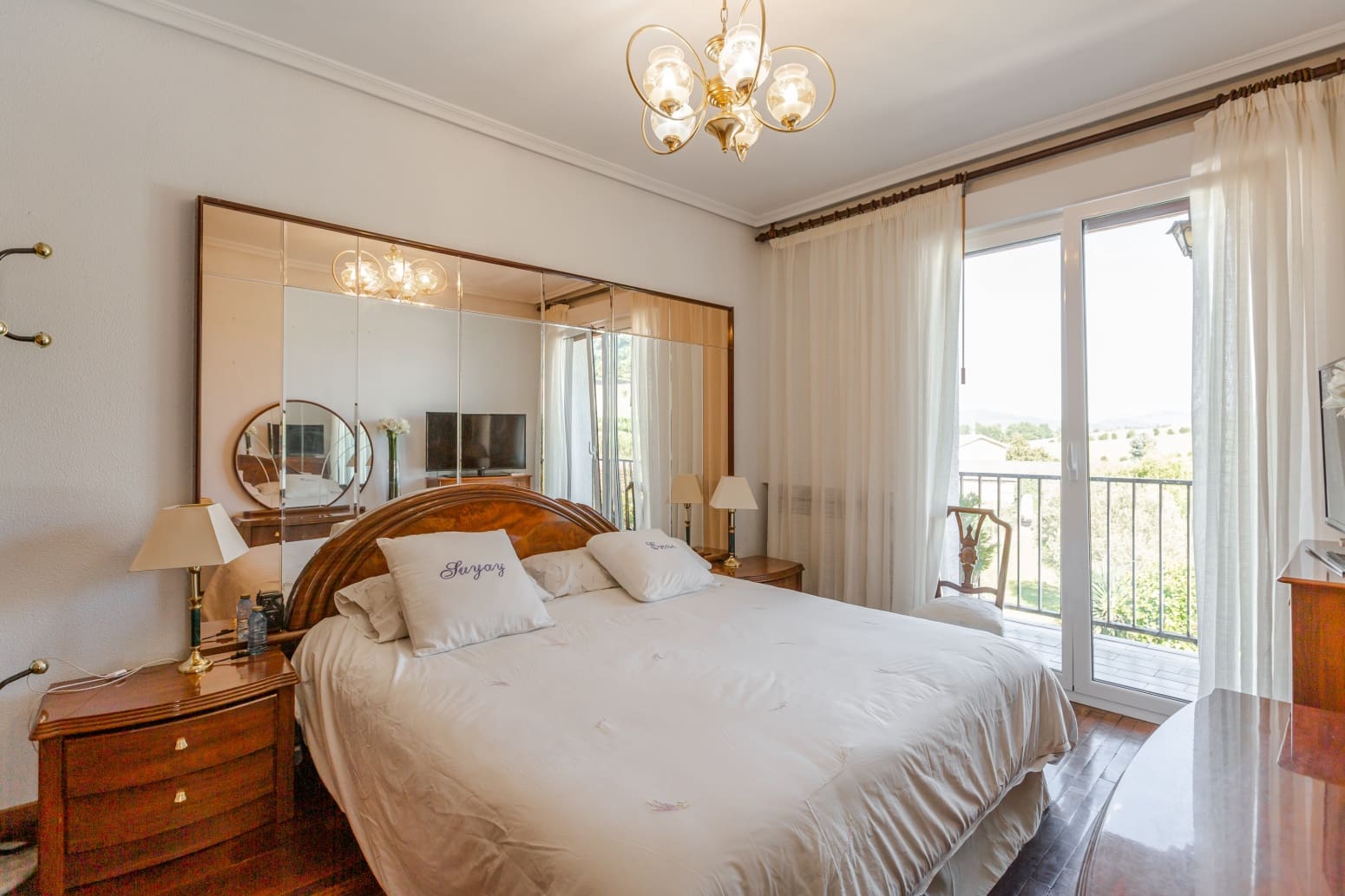 5 soveværelse Villa til salg i Ezcabarte med garage - € 689.900 (Ref: 9019924)