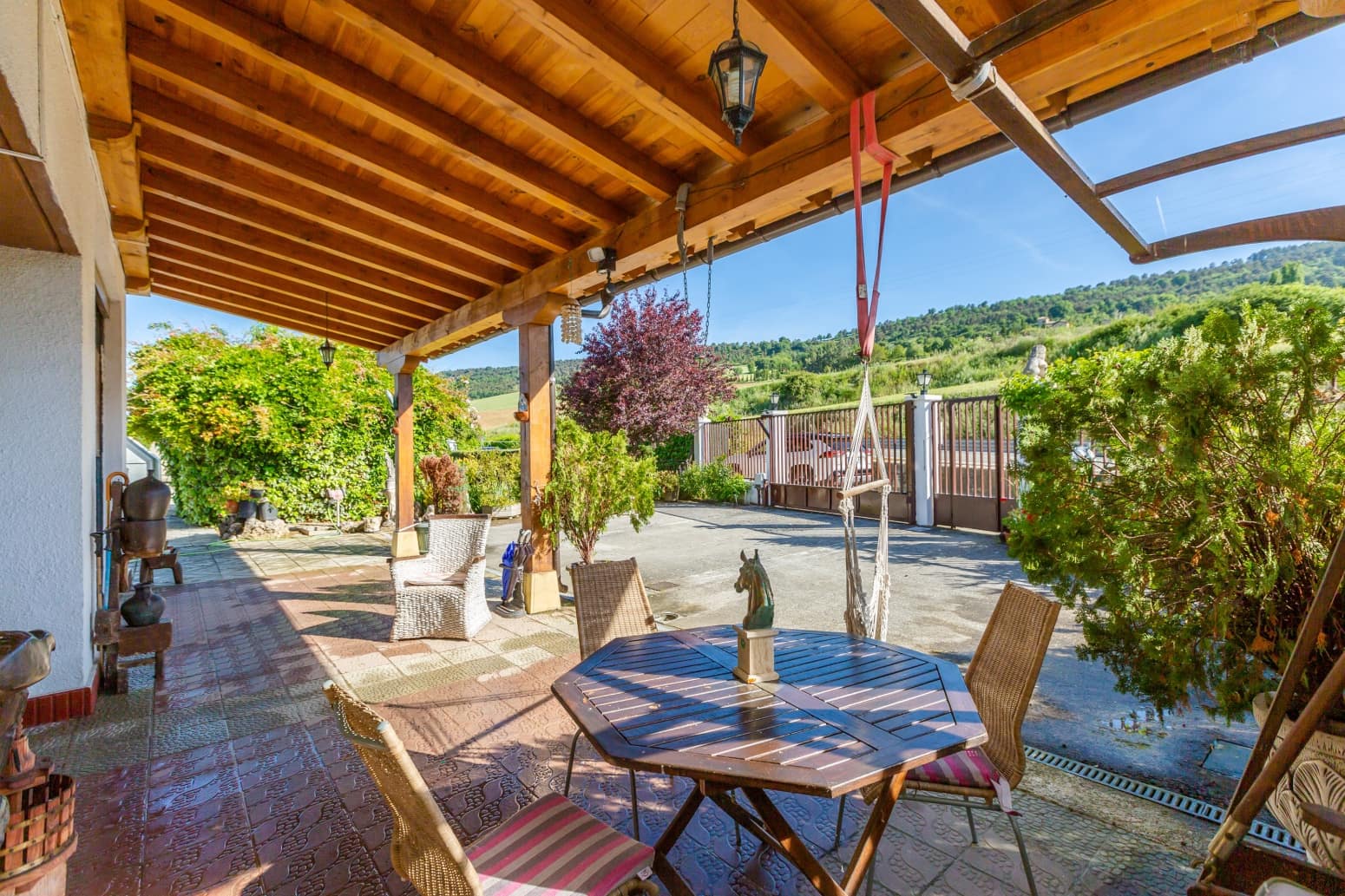 5 soveværelse Villa til salg i Ezcabarte med garage - € 689.900 (Ref: 9019924)